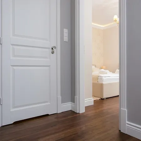 Executive 2-bedroom Apartment