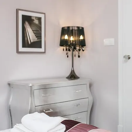 Executive 2-bedroom Apartment