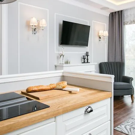 Executive 2-bedroom Apartment *