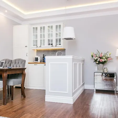 Executive 2-bedroom Apartment Krakow